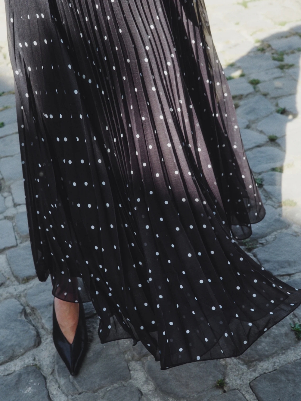 H&M Pleated Polka Dot Sheer Chiffon Maxi Skirt - Picture 12 of 13
